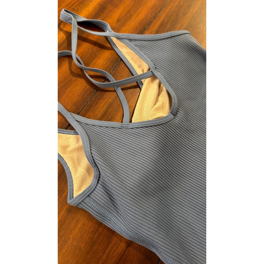 Vuori Ribbed V-Neck Crop Tank with Built-in Bra Dusty Blue Straps Size Small - Picture 10 of 16